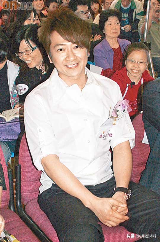 因一句：*鱼岛钓**是中国的，他惨遭封杀20年，如今复出依旧熠熠生辉