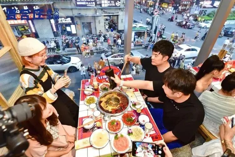 明星为啥都爱开火锅店避税,明星开火锅店幕后推手