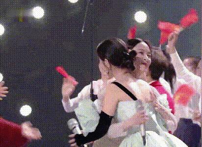 24年来守护着4个兄妹,最后却一个都留不住,何炅老了,都结束了