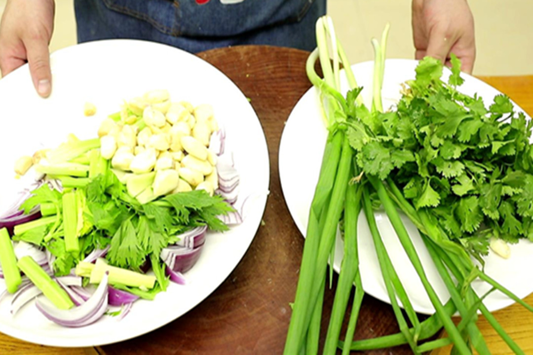 买火锅底料固体好还是液体好吃,买火锅底料怎么选