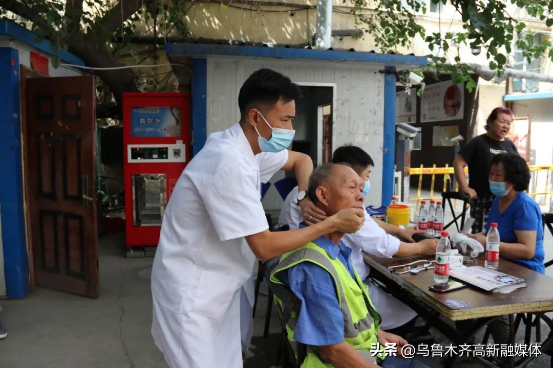 惠民服务送健康爱心义诊暖民心,我为群众办实事健康义诊