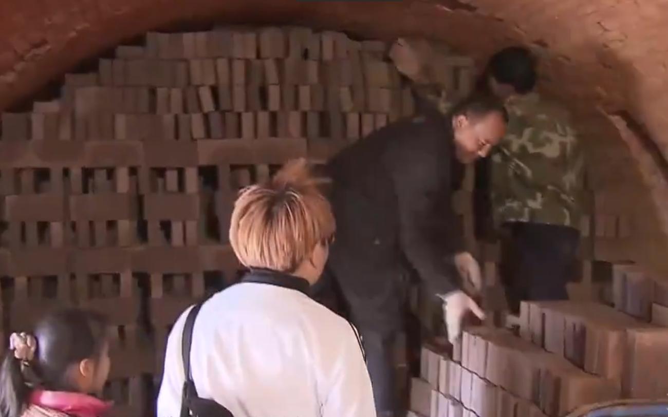 辽宁富养女：一顿早饭300块，名牌鞋穿三次就扔，视爸妈为提款机