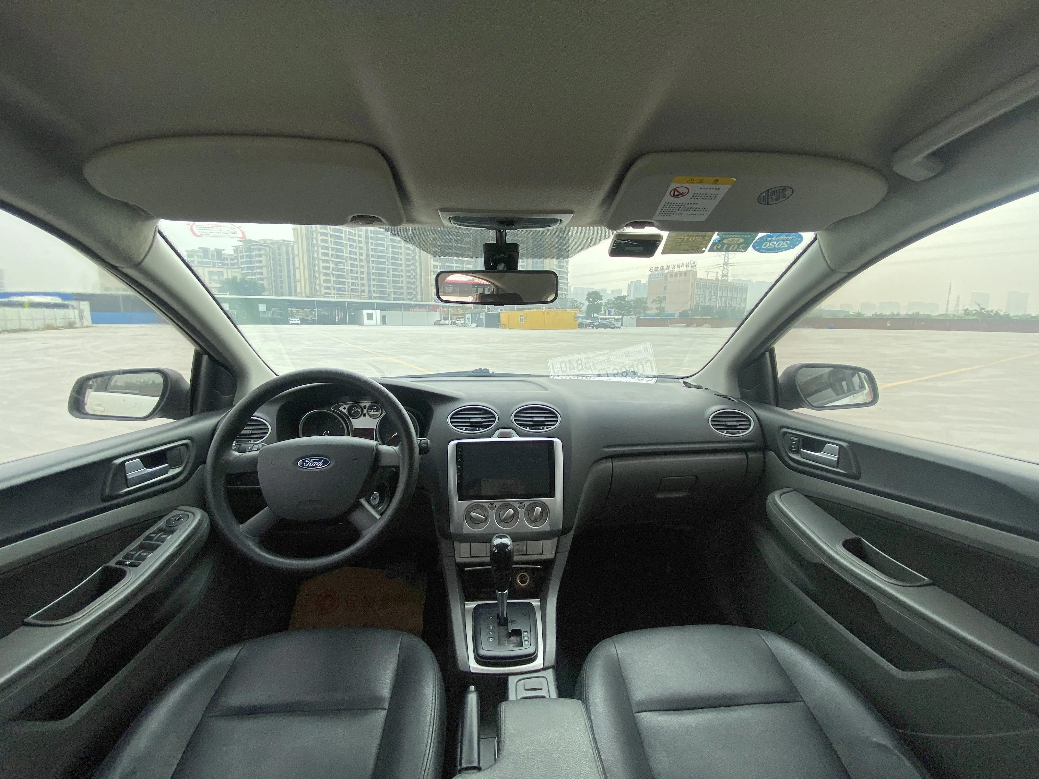 2013款1.6经典福克斯两厢手动二手,福特福克斯2013款两厢1.8t多少钱