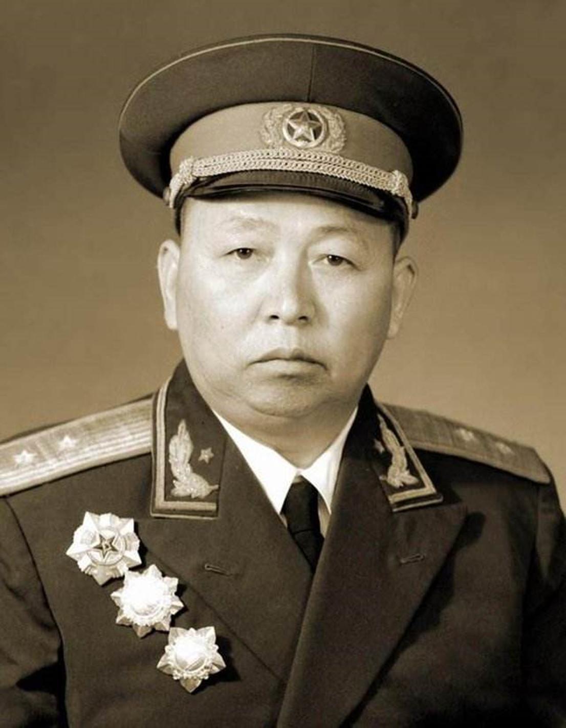 詹才芳第一次相亲，女方不愿见面，他说：我向来都敬重有文化的人