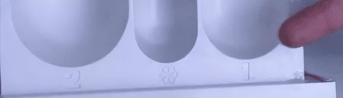 滚筒洗衣机衣服有小洞怎么回事,滚筒洗衣机筒里有东西怎么办