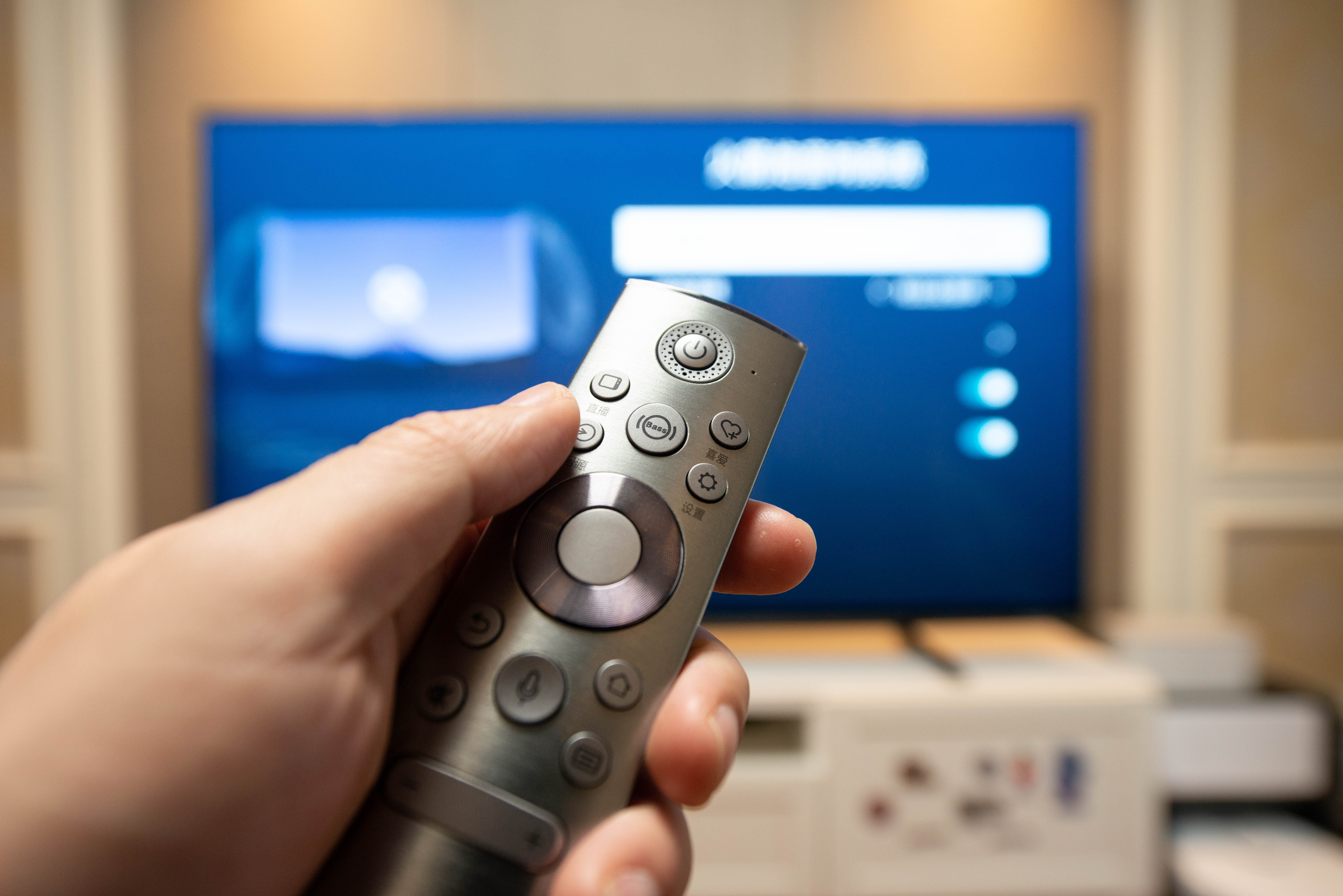 顶级音画是什么样的?看看两万五的4K东芝X8900KF77英寸OLED电视