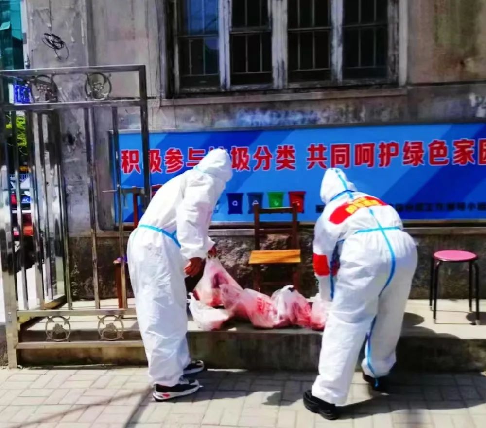 当好四员防控疫情,疫情防控教师志愿者在行动