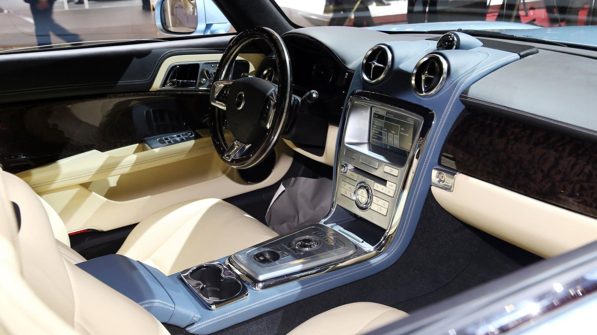 世爵新款车,世爵采用科尼赛克发动机