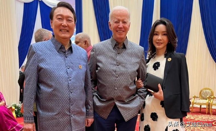 韩国第一夫人巴厘岛“报道”!穿半身裙尽显东方美,真给老公长脸