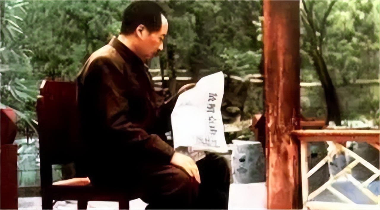 76年毛主席病逝，*国锋华**紧急召开会议：有三个问题需要尽快解决