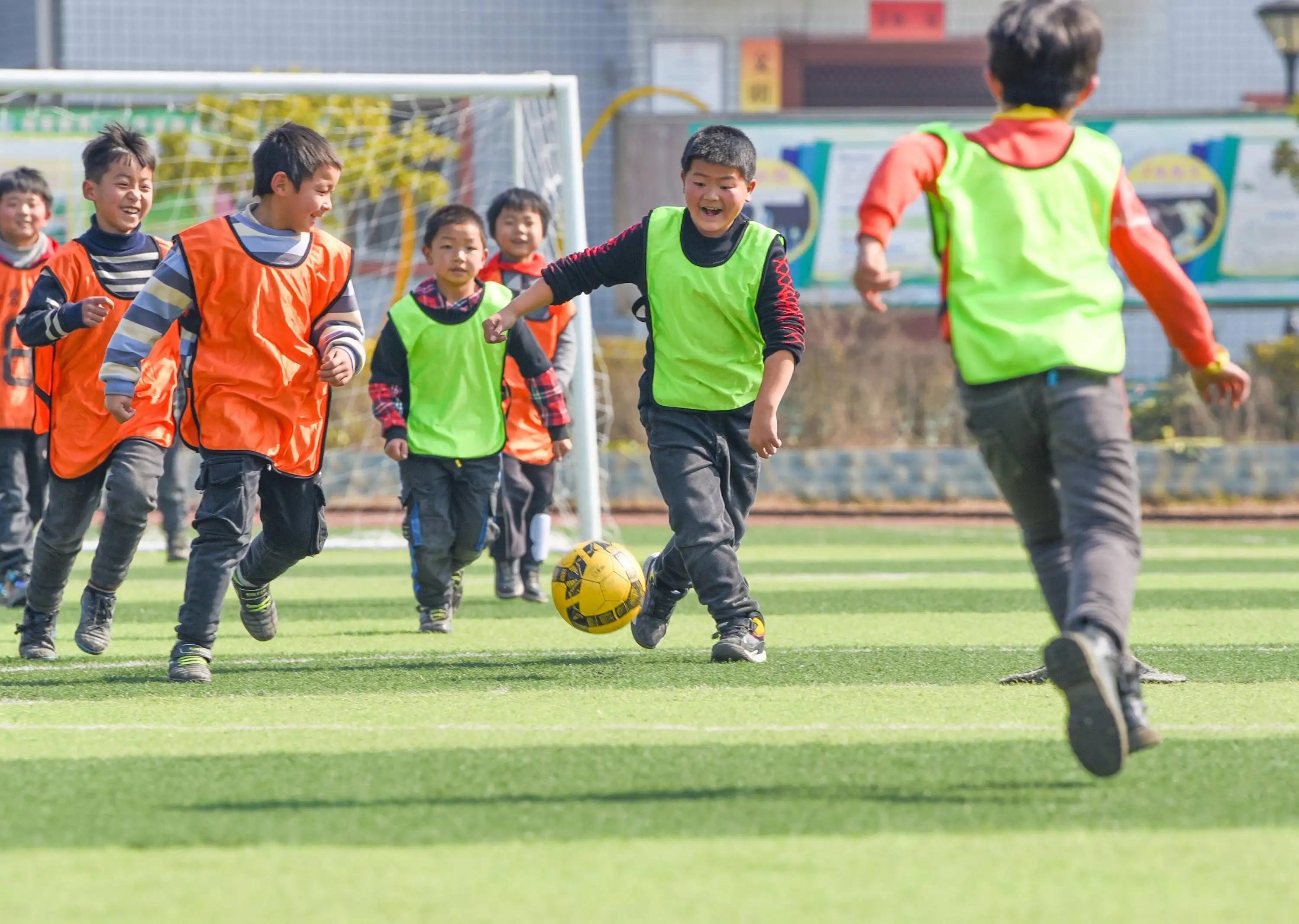 中国足球真实收入排名,人人喊打的职业有哪些