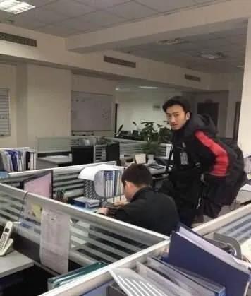 如果我说顺丰快递员是多面手，应该没人反对