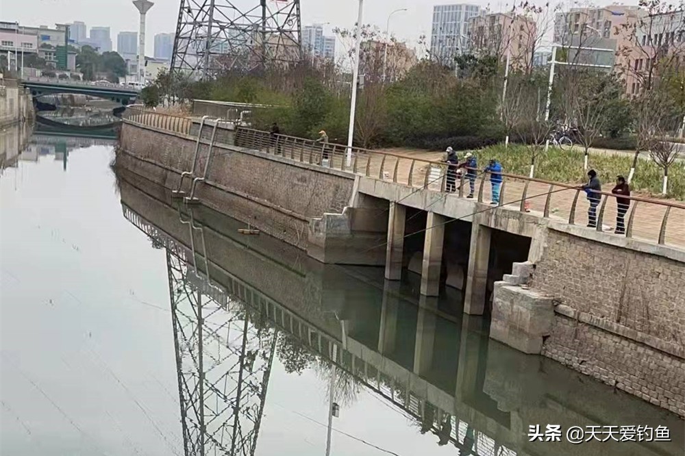 早春钓鱼什么风好钓,早春传统钓怎么选钓点