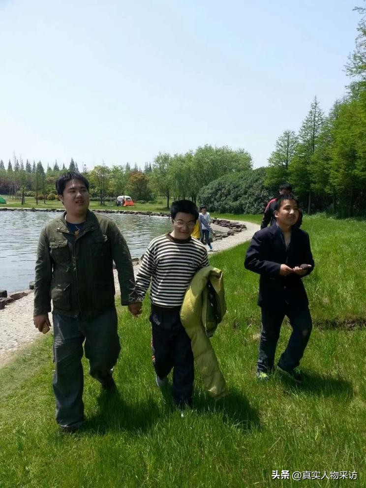 我上海智障青年，家有2000W*迁拆**房，送外卖月入过万拒绝入赘台湾