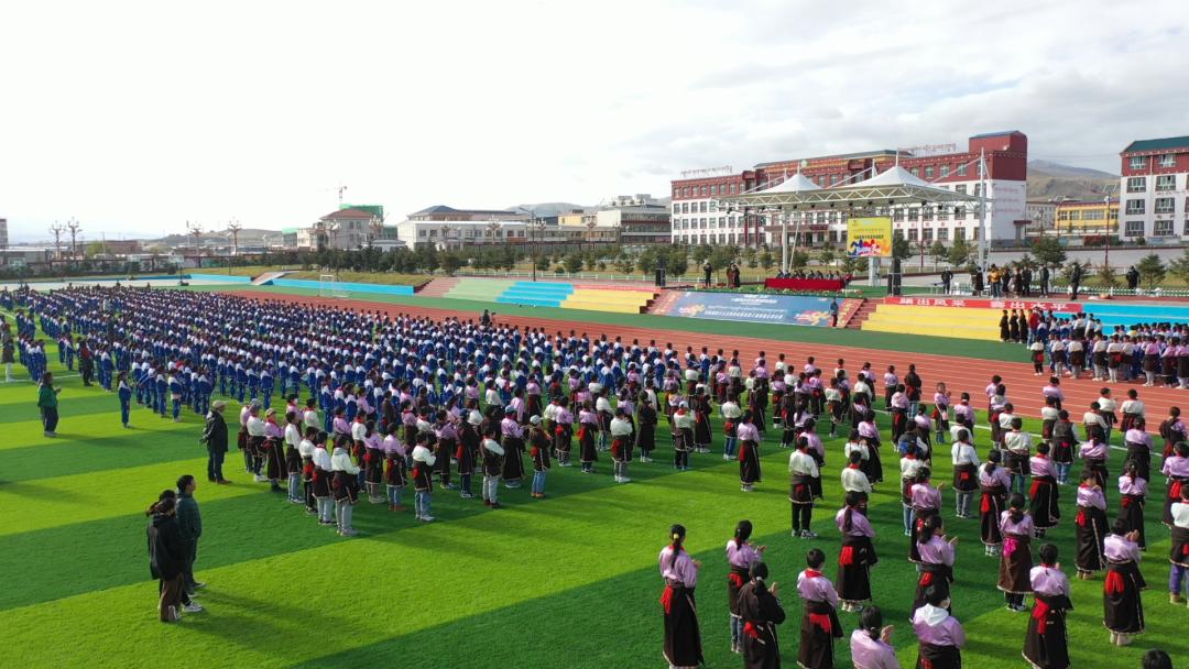 玛曲县藏族小学足球比赛,玛曲县第二藏族小学足球比赛