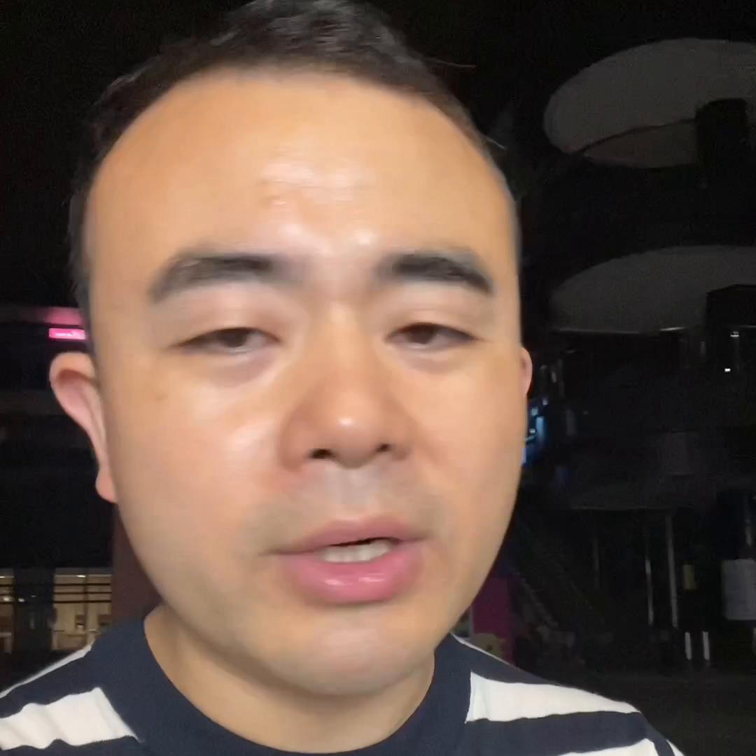 从小镇青年到主持人，从体制内再到创业者。我用16年都没...