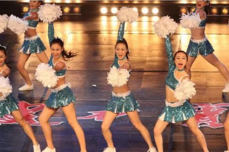 啦啦队舞在大型体育比赛中的作用及其影响因素分析