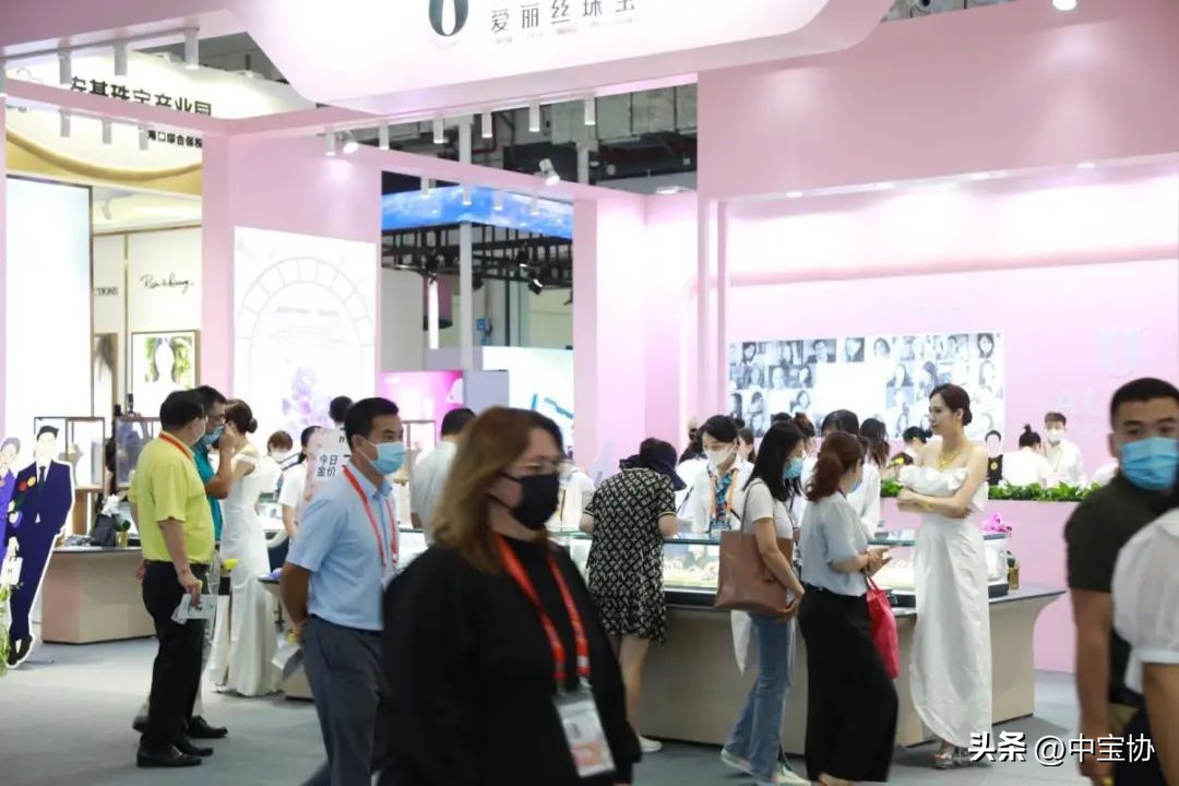 爱丽丝珠宝卓展,爱丽丝珠宝马蹄莲系列