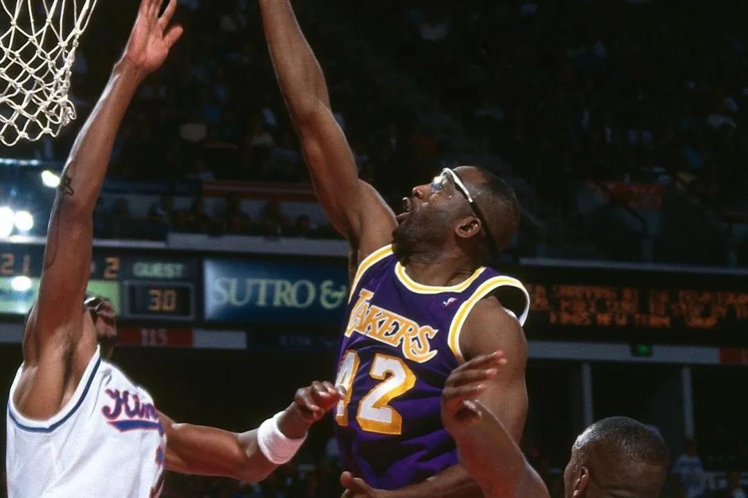 美媒评湖人前10,湖人队近年来最垃圾的一笔交易