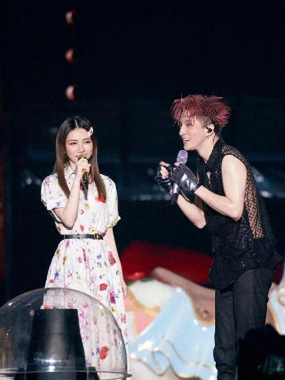 邓紫棋神秘超能力,蒙面唱将邓紫棋铁肺挑战是哪一期