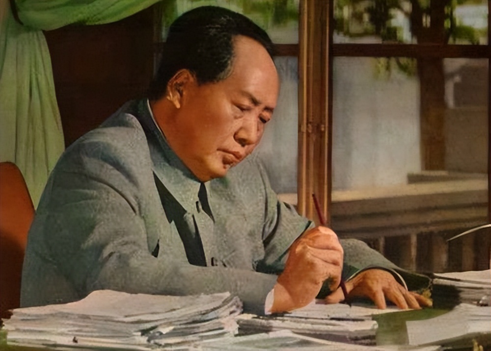 1956年，毛主席对于台湾未来做出精准预言，指出“只有两条出路”