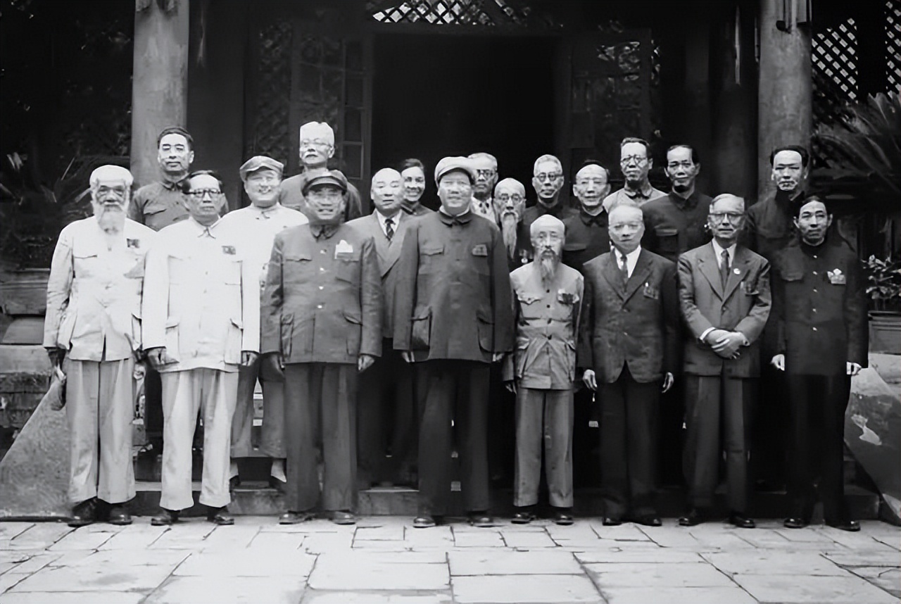 我们国家的国歌是谁编写的,国徽国旗的设计者