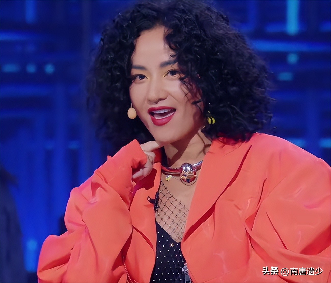 浪姐黄丽玲听谁的歌哭了,黄丽玲浪姐初舞台图片