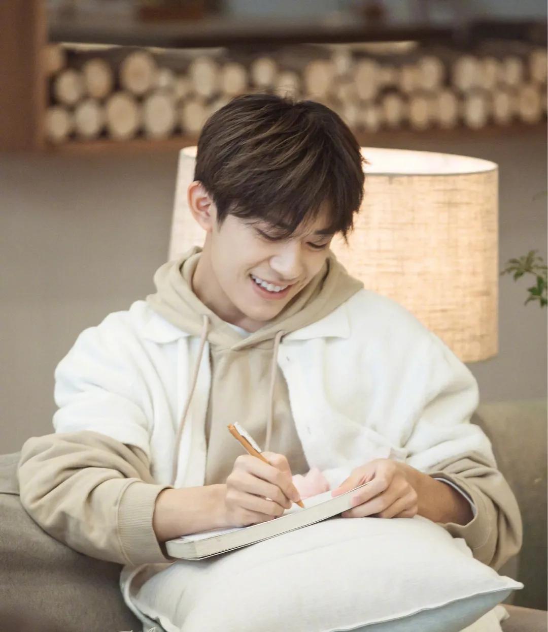 易烊千玺和谷爱凌的妈妈,谷爱凌妈妈怎样培养女儿天赋