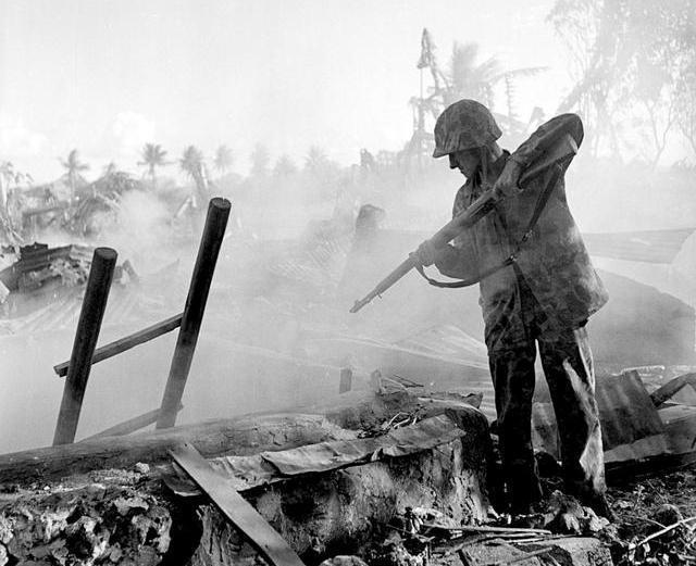 这个军医杀了98个日军,二战后竟被审判,说军医无权杀人