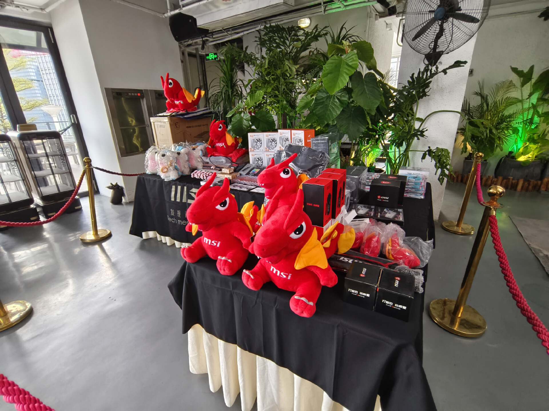 活捉林大，拿下合影+签名！微星龙盾局广州站技术沙龙活动小记