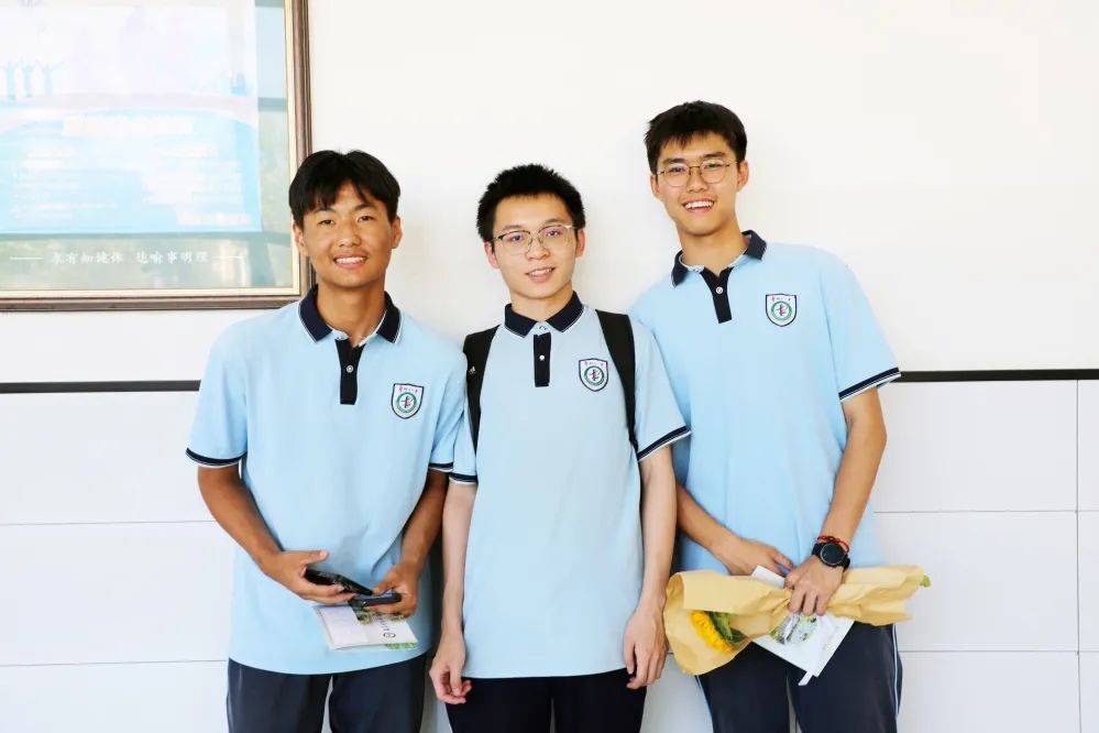 鎰熸仼鎴愰暱鏀鹃姊︽兂姣曚笟姹囨紨,鎰熸仼鎴愰暱姣曚笟鍏哥ぜ鑺傜洰