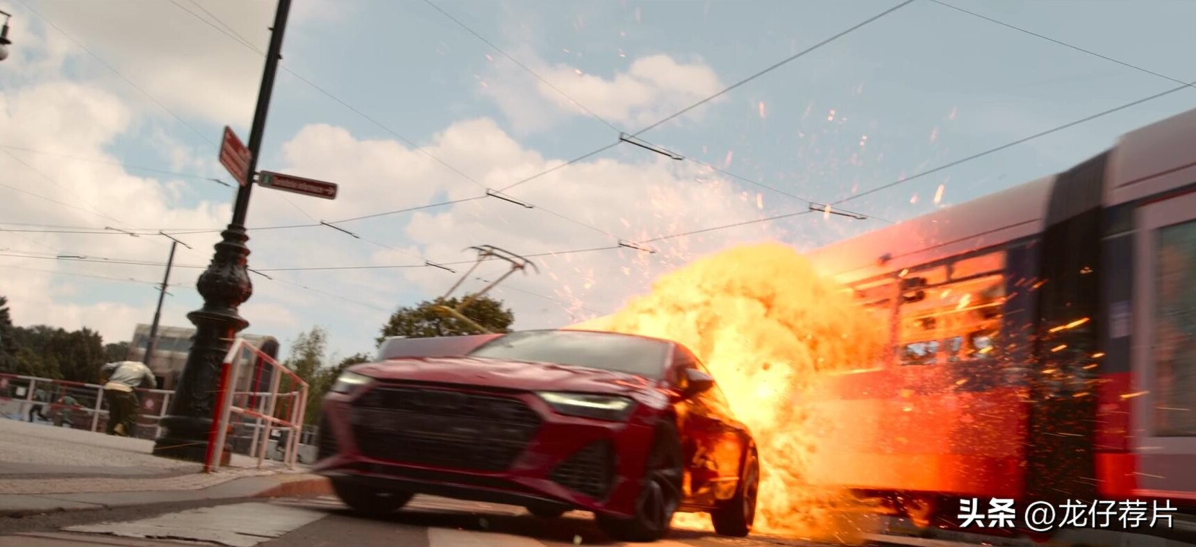 2022年十部超好看的硬核动作片，炸街、飙车、丧尸、海战，全齐了