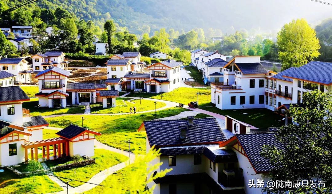 浜斾竴搴峰吇鏃呮父,浜斾竴搴峰吇搴﹀亣鏀荤暐