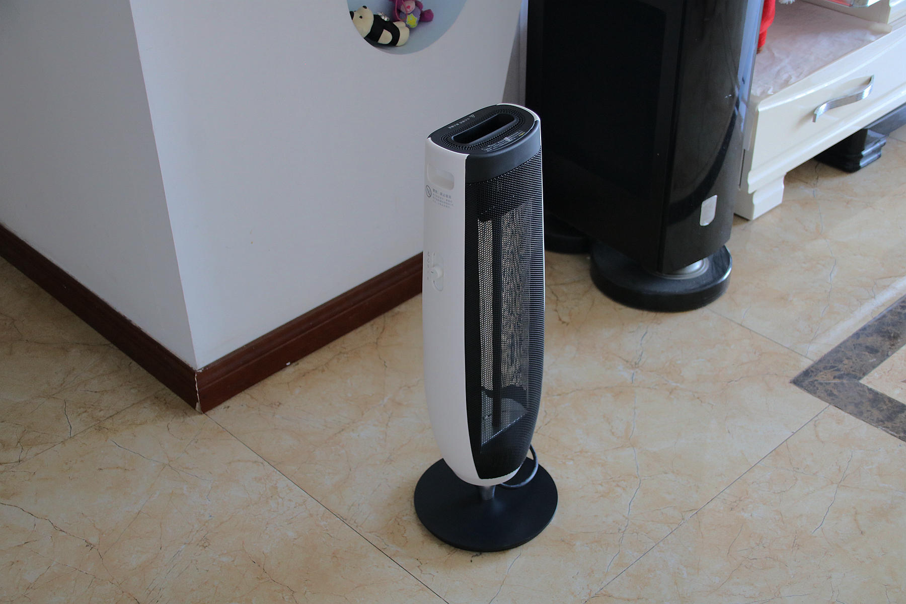 自从有了蓝宝这个“小太阳”，这个冬天家里从此不再寒冷