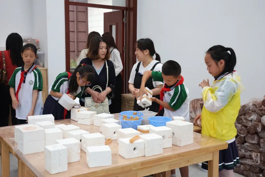 结对共建促交流同心共融谋发展,校际交流促成长携手同创