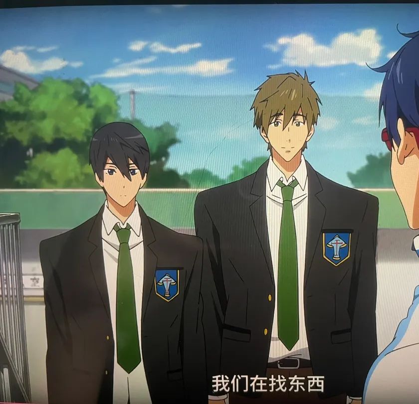 现在流行宽肩,韩国流行宽肩