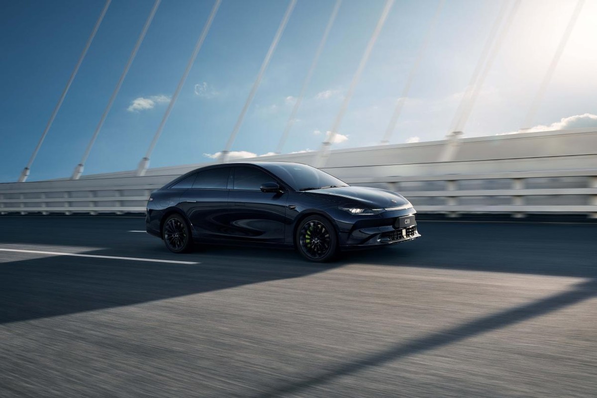 为什么零跑c01不如c11卖得好,零跑c01高性能暗夜极光版