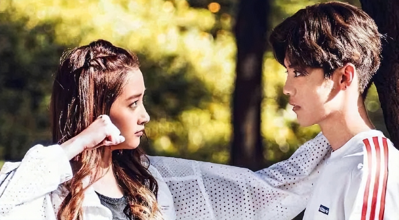 关晓彤吐槽买包,关晓彤因买包言论被打脸