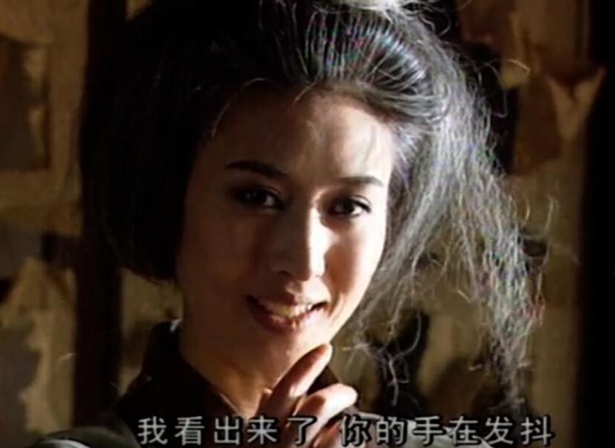 周迅青春靓丽蔡少芬人老珠黄,给皇后