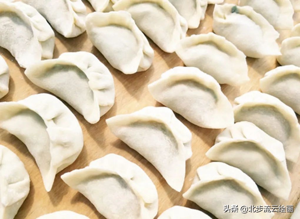 一盘饺子的简笔画图片大全,穿古装端着饺子的中国女孩简笔画