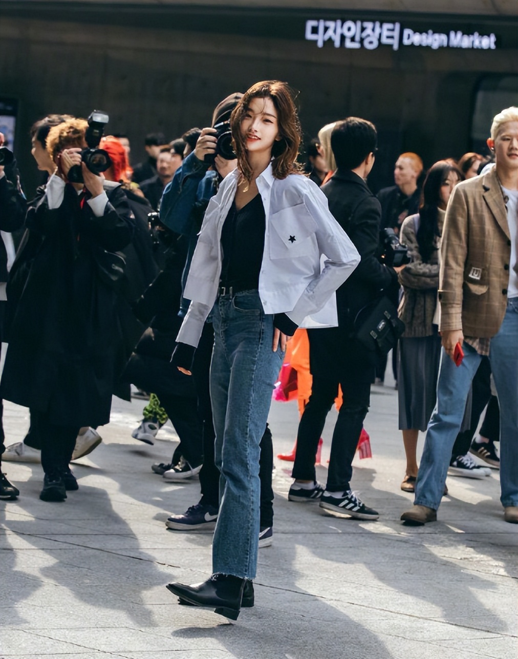 韩国人真的很爱穿黑色衣服,韩国人对身材的执着