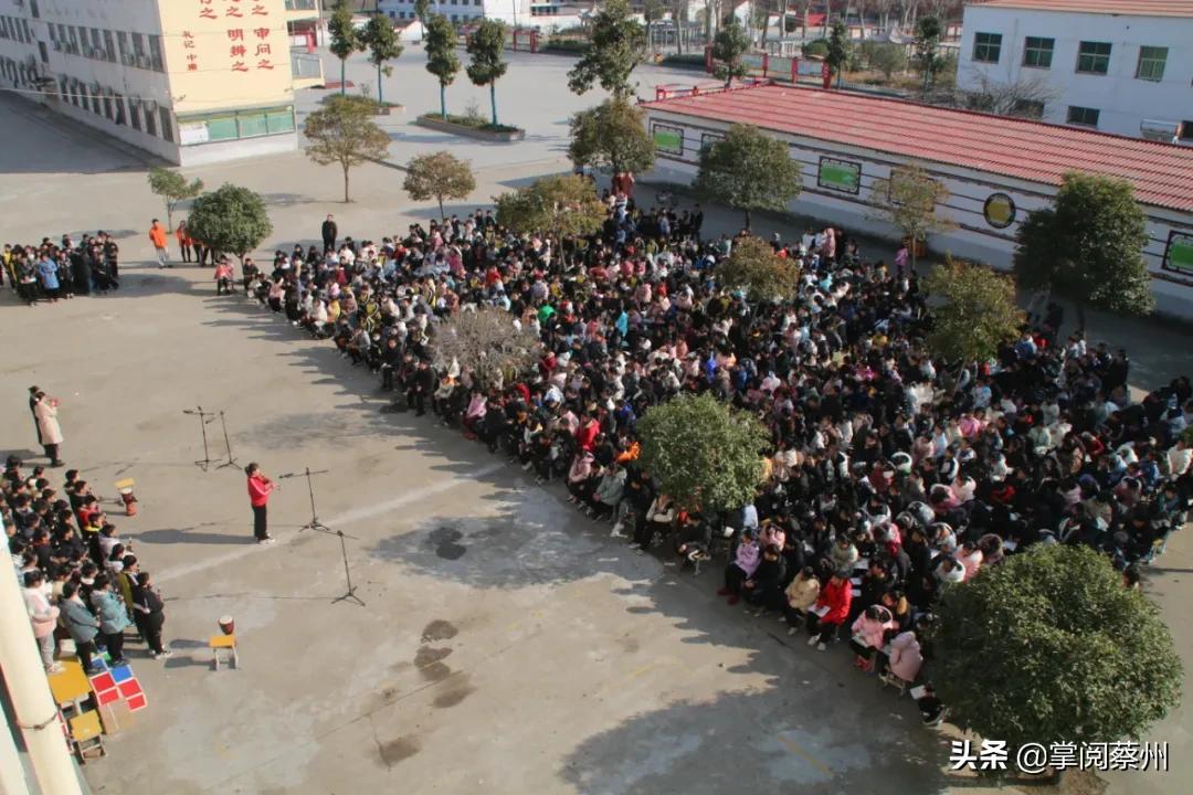 载歌载舞精彩纷呈,载歌载舞迎元宵文艺汇演展风采