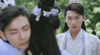 自以为很红，其实耍大牌都没人理，这8位明星简直尴尬又可笑