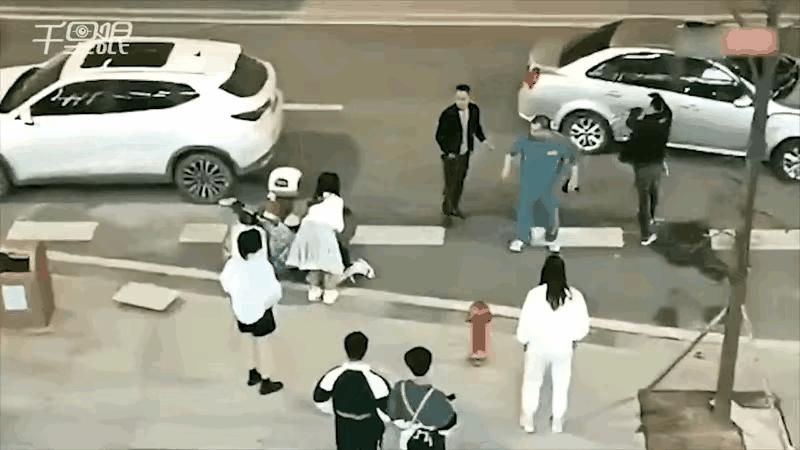 湖南邵阳男子踹飞女子原视频,湖南邵阳男子踹飞女子视频