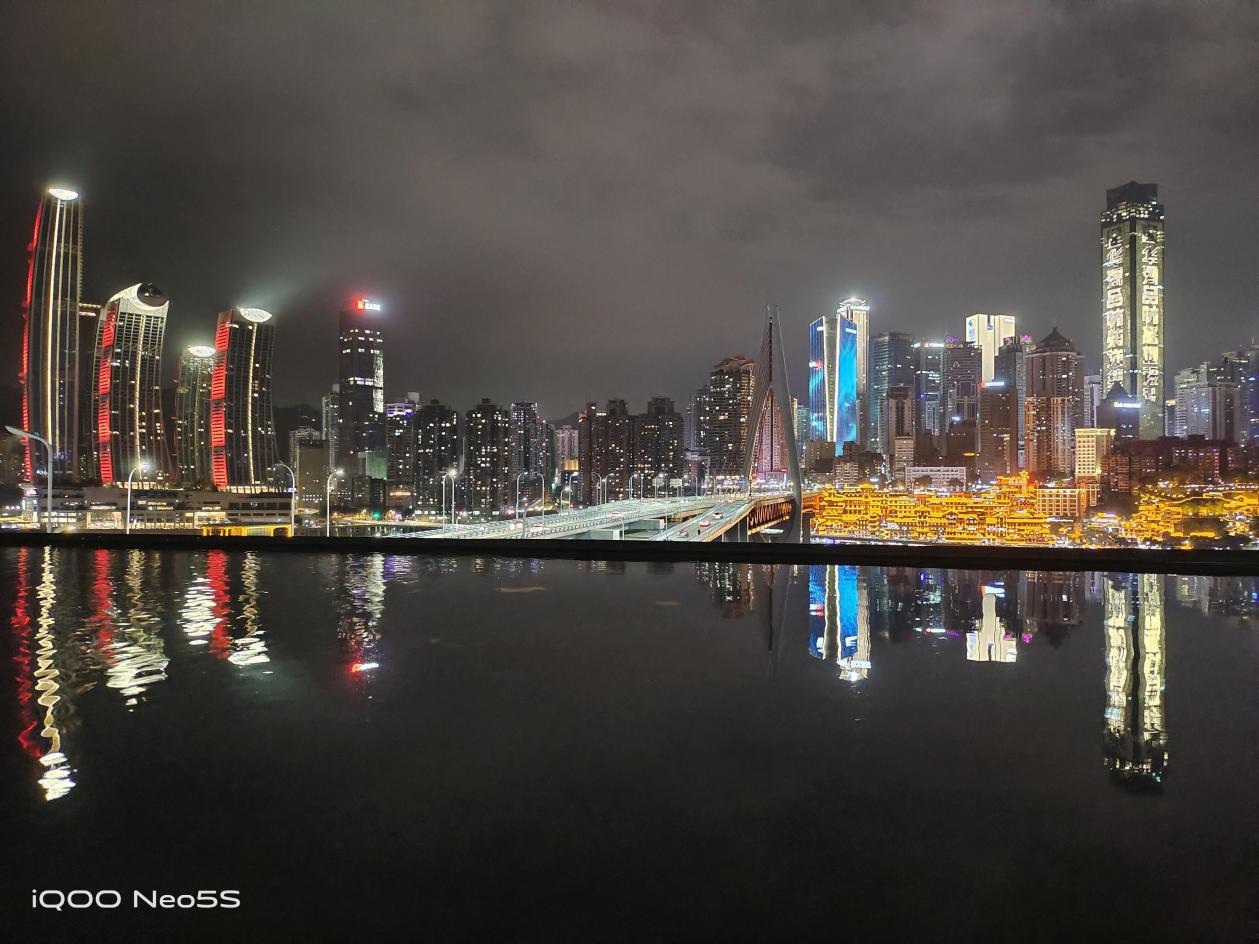 iqooneo5s首发测评,iqooneo5se和iqooneo5s区别