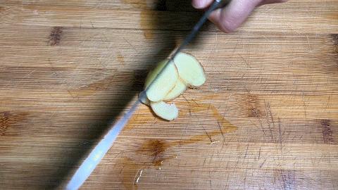 清炒胡萝卜拌绿豆芽最好吃做法,胡萝卜炒绿豆芽的做法