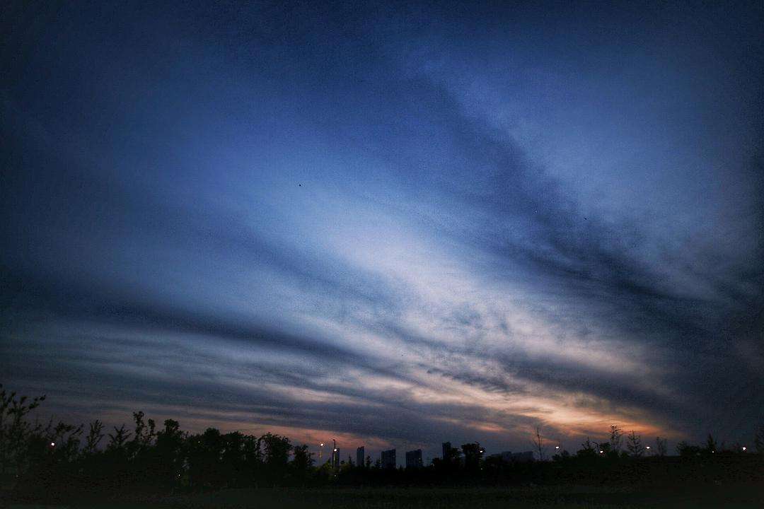 16岁男孩叛逆不上学了怎么劝学,14岁叛逆的儿子怎么做