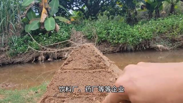 埃及金字塔是用浮力建造的,埃及金字塔是混凝土做的吗