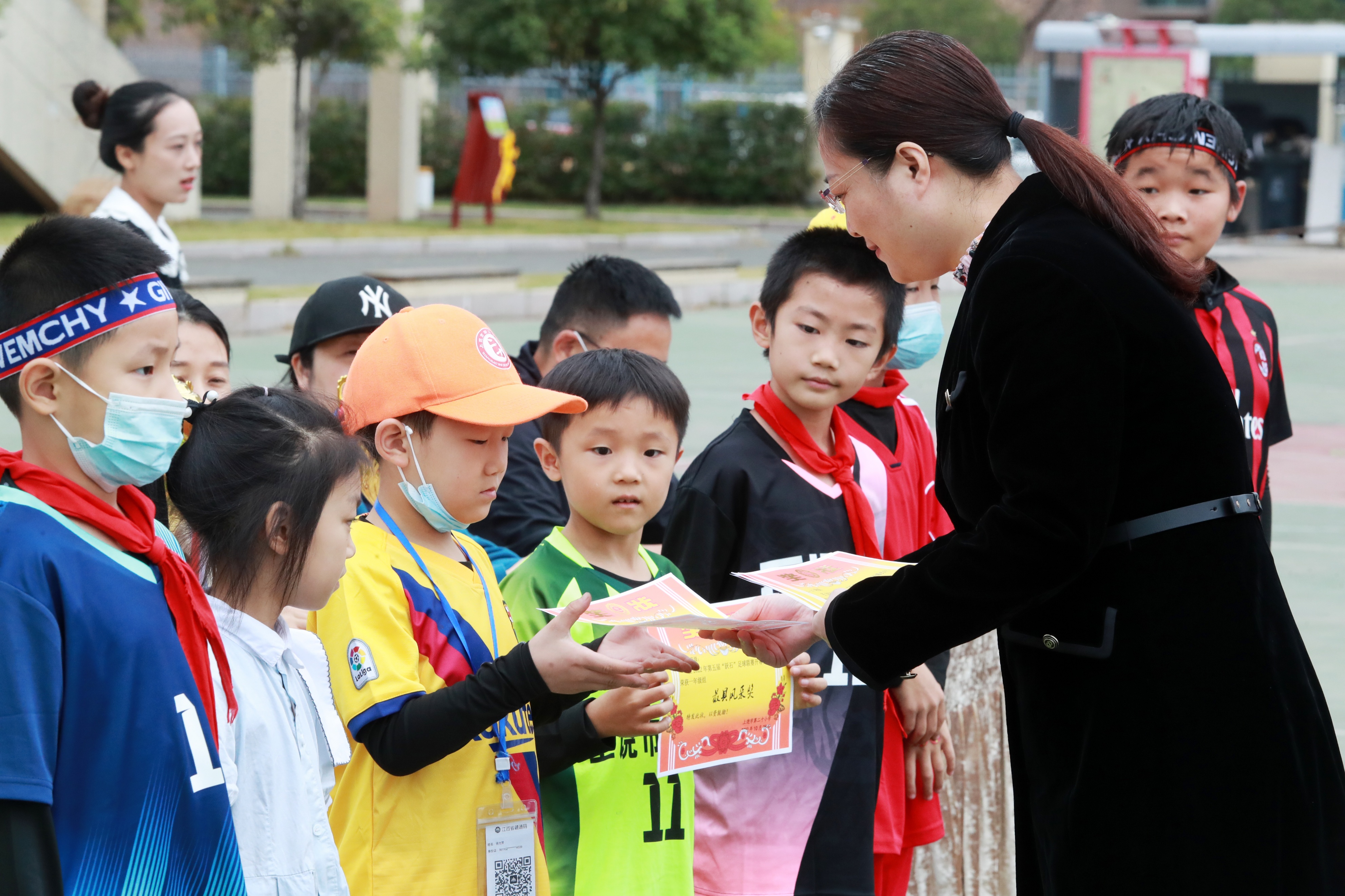 “放飞足球,点燃梦想”上饶市第二十小学举办第五届“跃石”足球节