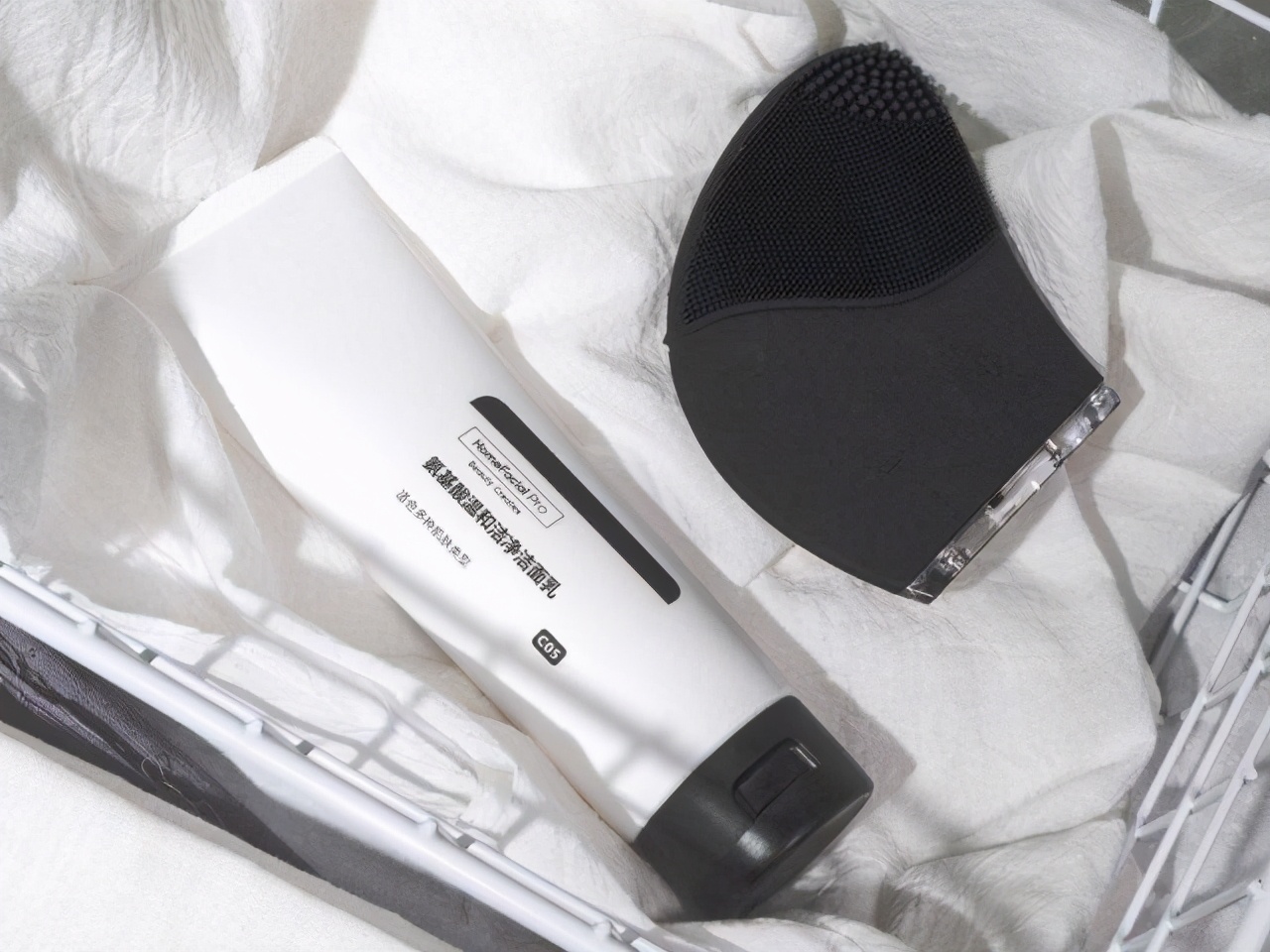 哪款洗面奶温和美白补水,美白补水保湿清洁洗面奶推介